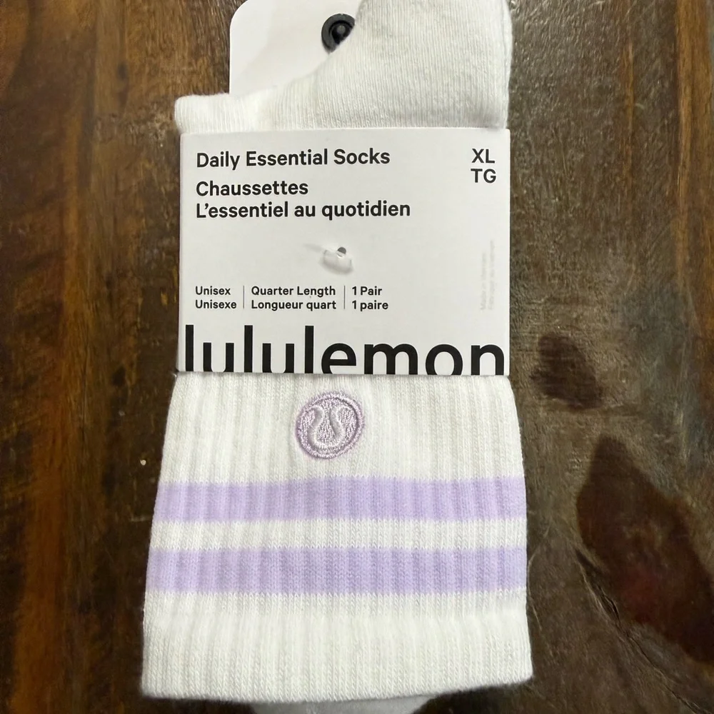 lululemon athletica Daily Essential Quarter Socks White Lavender Stripe XL NWT